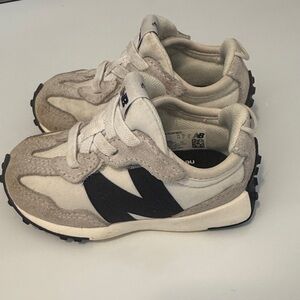 Toddler Girls New Balance 327 Hook N Loop Shoes 5T